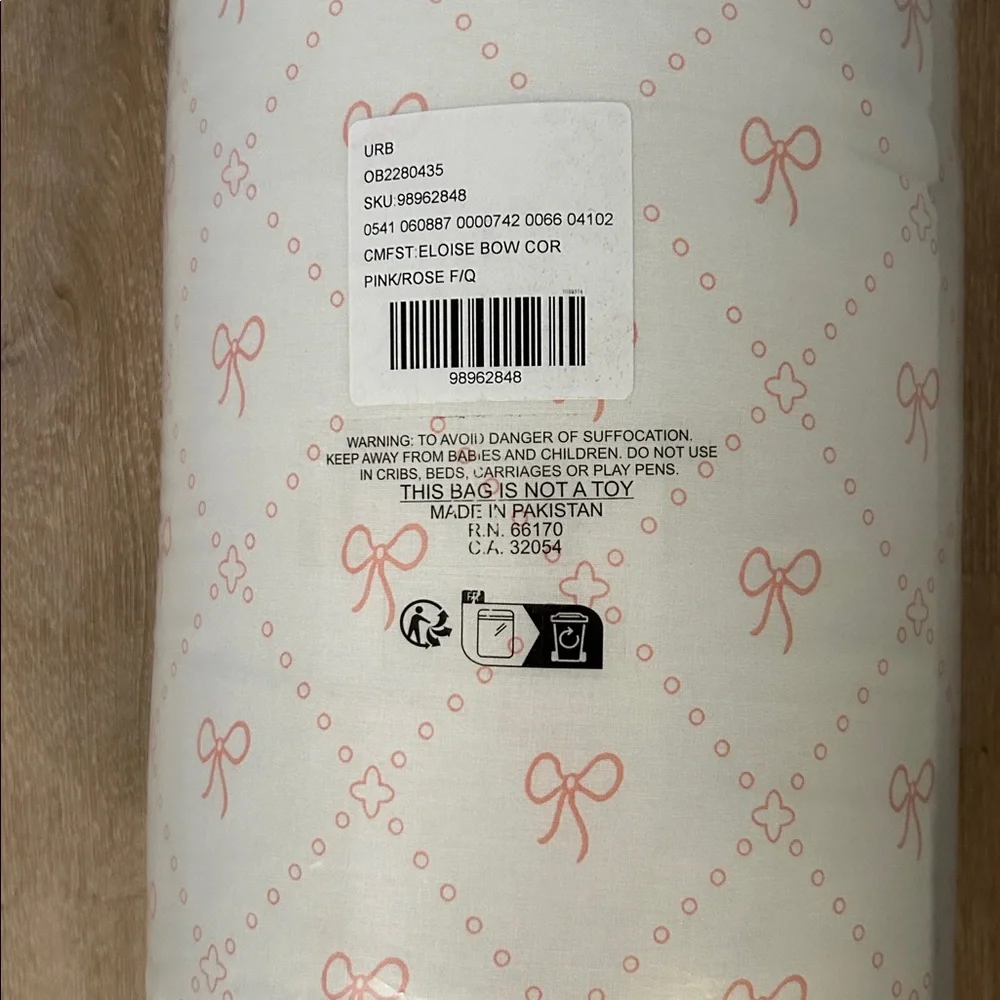 Eloise Bow Patterned Core Comforter Set